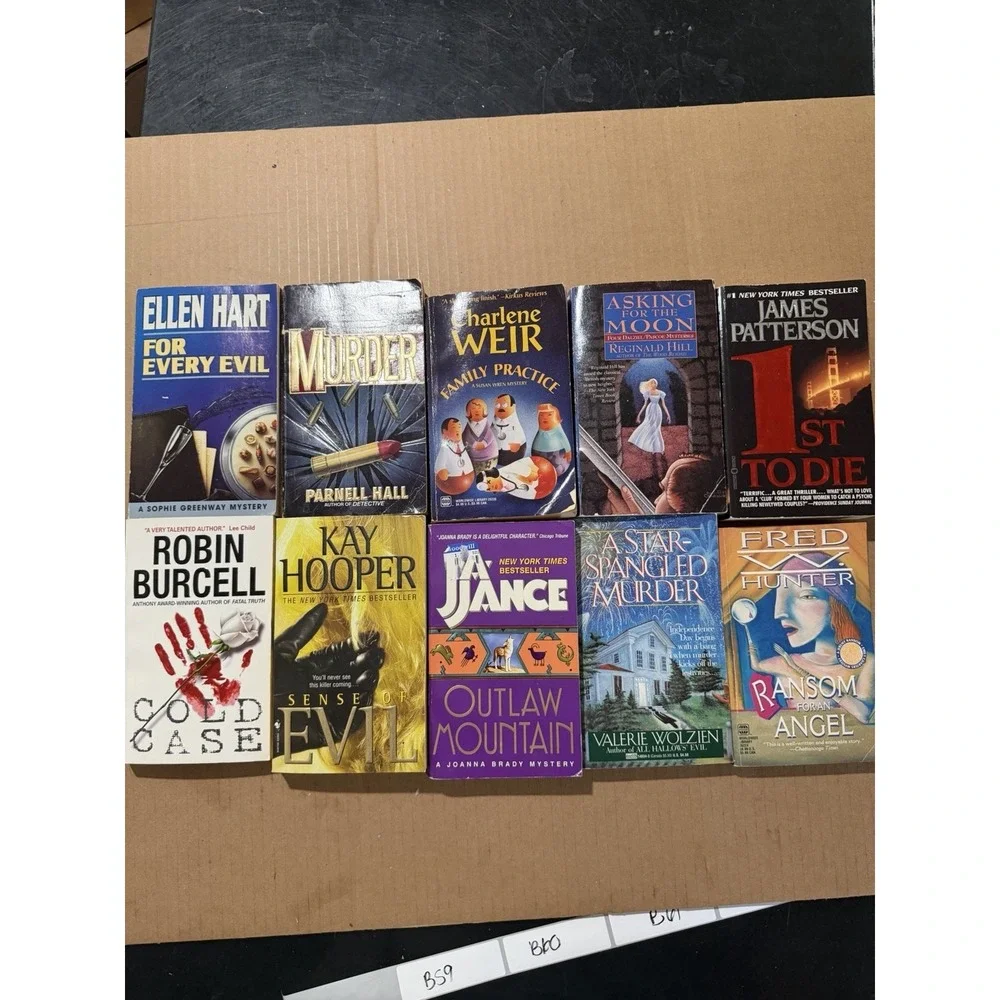 Lot of 10 random murder mystery novel paperback books, various authors‎ B59